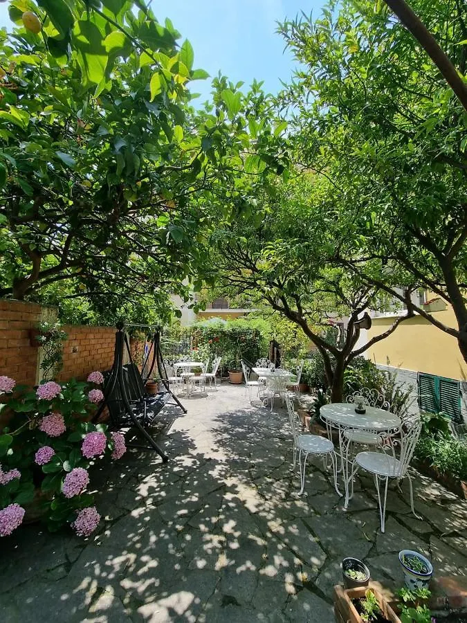 Villa Pina Laigueglia 2*,  Italy